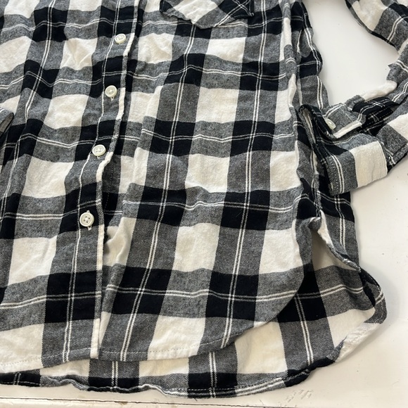 Old Navy XS Black White Plaid Flannel Long Sleeve Button Up Collared Top - Picture 3 of 5
